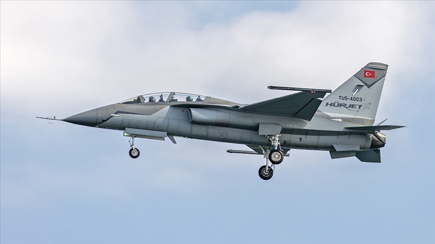 HÜRJET 3 koldan hedefe ilerliyor