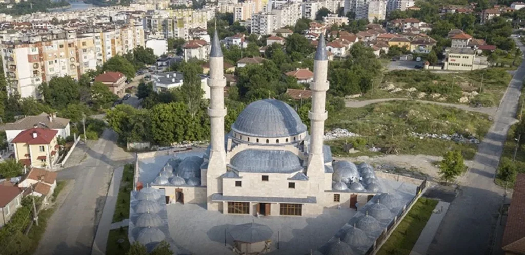 Türkiye’nin Bulgaristan’a hediyesi Kırcaali Merkez Camii açılıyor