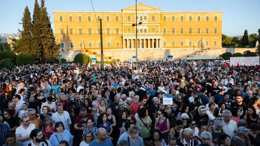 Yunanistan’da kriz: Demir yolu çalışanları iş bıraktı