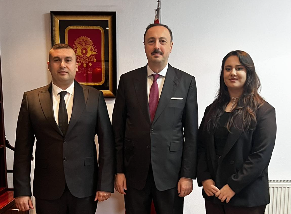 Büyükelçi Ulusoy, Radoviş Belediye Meclis Üyelerini Kabul Etti