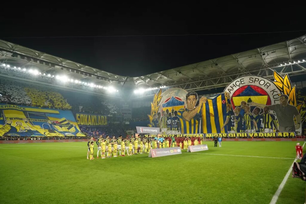Fenerbahçe Taraftarından Maç Öncesi Görsel Şölen