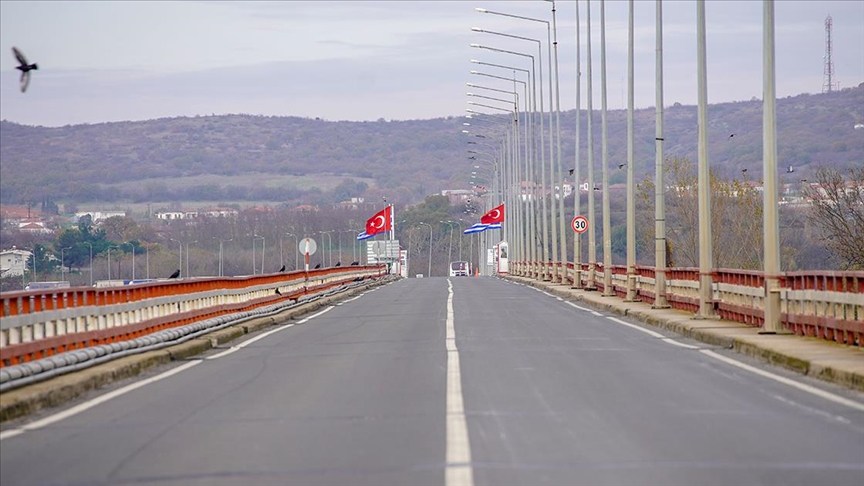 Yunan çiftçiler, Bahçeköy Sınır Kapısı’nı ağır vasıta geçişlerine kapattı